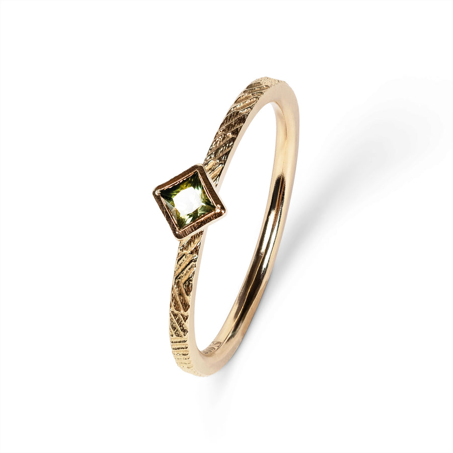 1.5mm Contour ring with 3mm square green sapphire