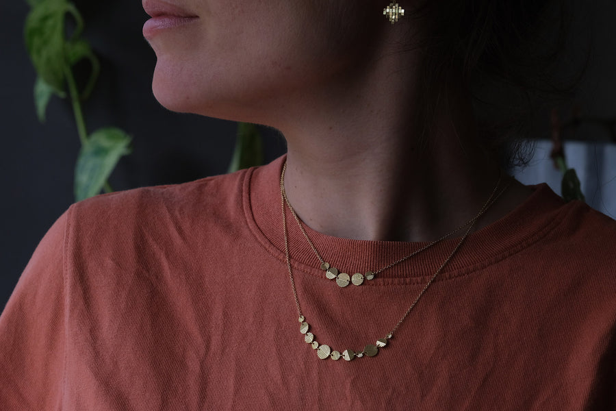 11 Random Contour Disc necklace