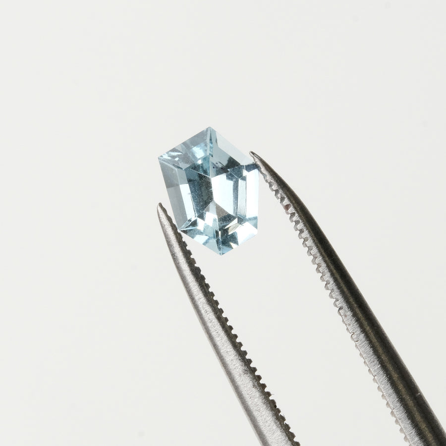 Aquamarine hexagonal geocut AQ005