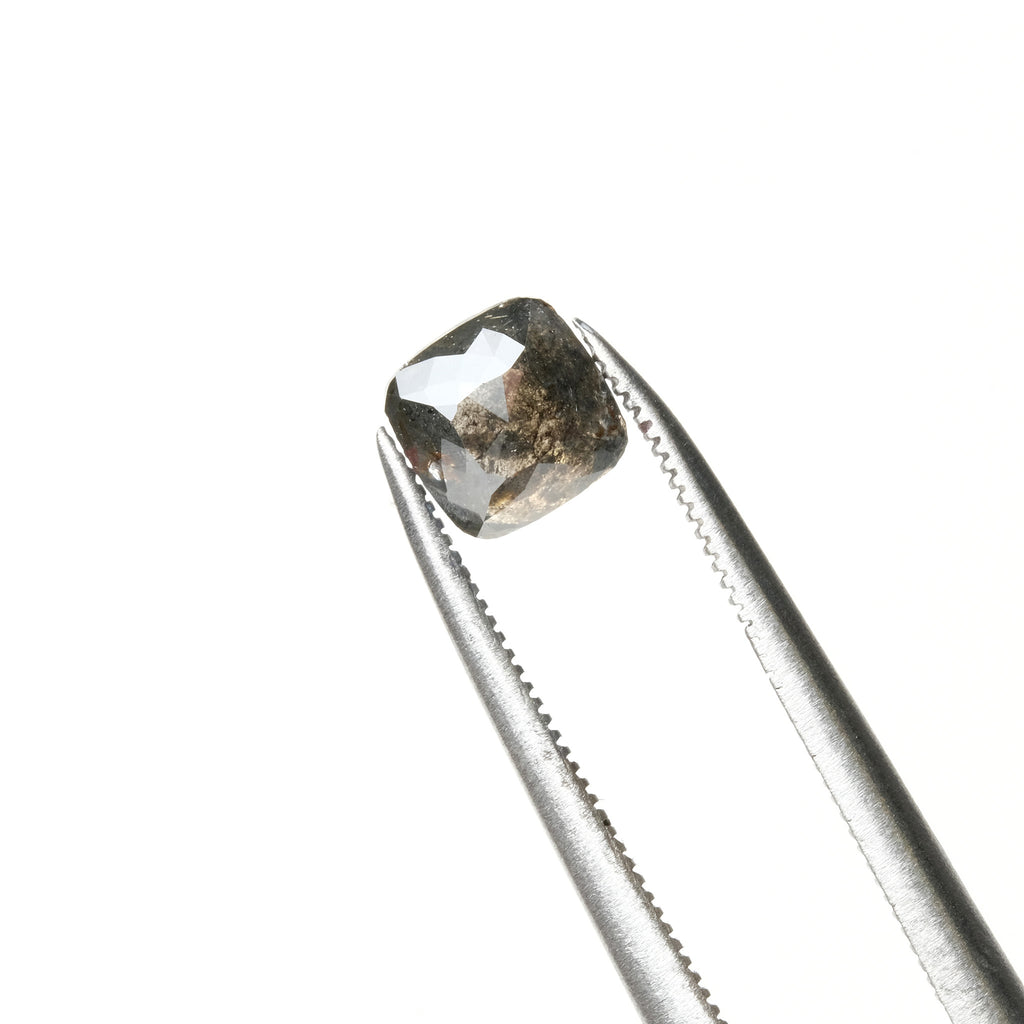 Diamond salt and pepper cushion rosecut D0004