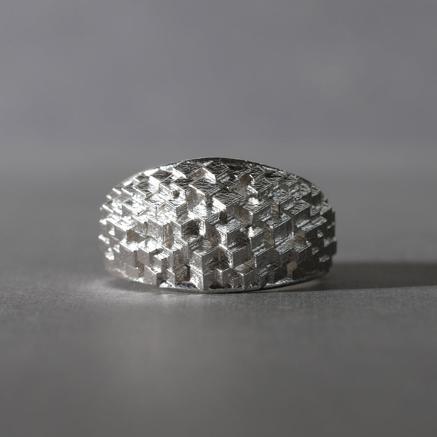 Asymetric tapered cube ring sample