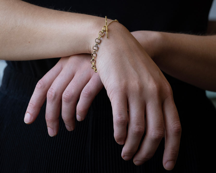 Contour Chain Bracelet