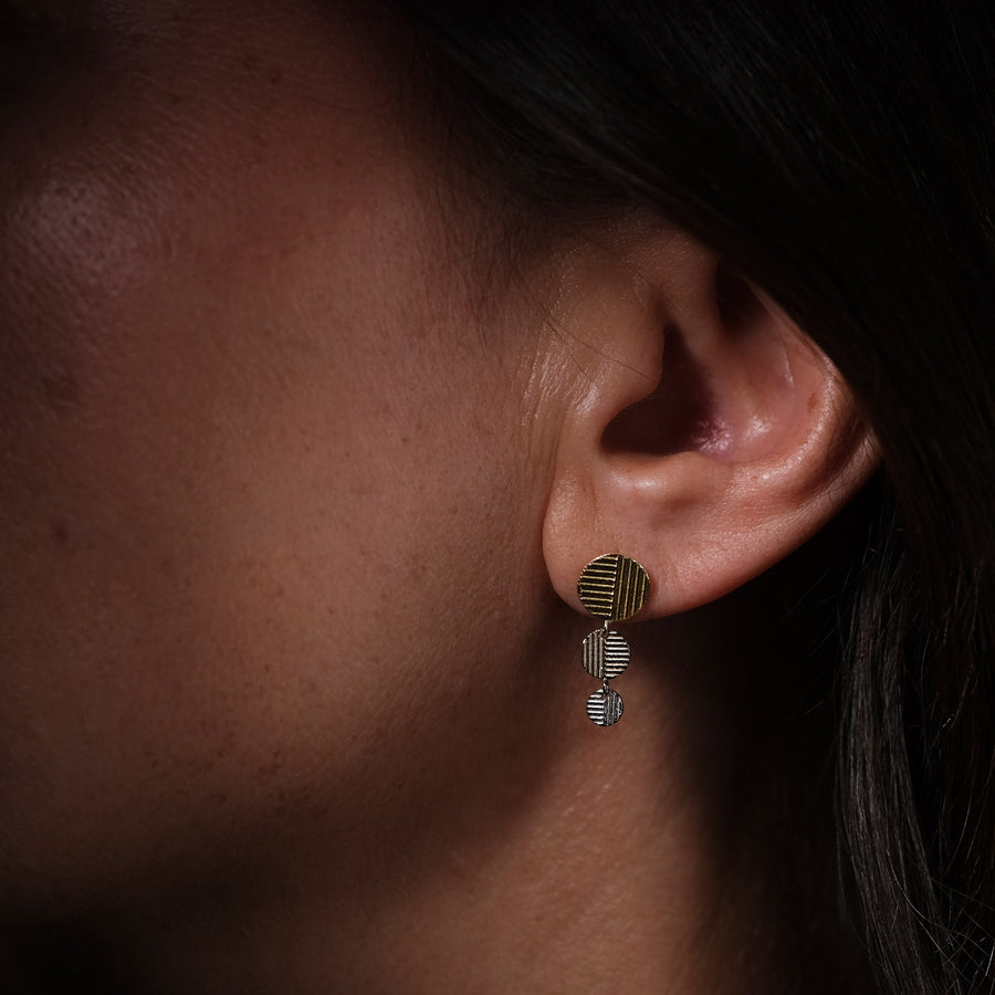 3 link contour disc drop earrings