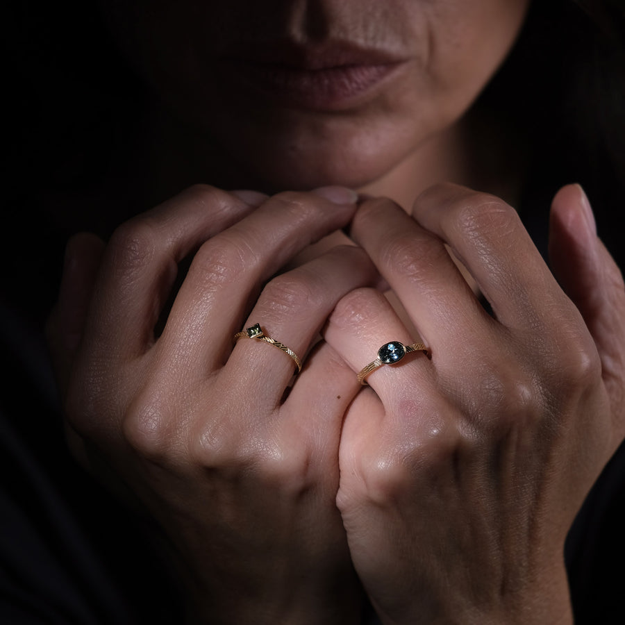 1.5mm Contour ring with 3mm square green sapphire