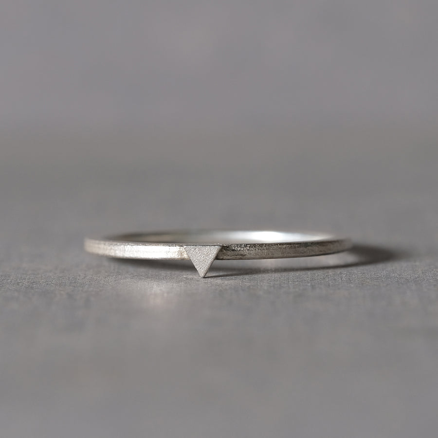 Triangle Glint ring sample