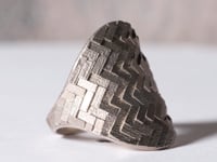 Large parquet shield ring