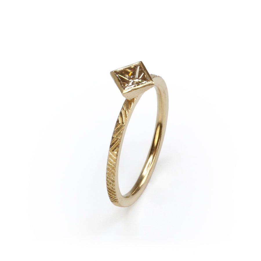 1.5mm Contour ring with 4mm princess cut diamond