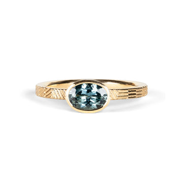 2mm Contour ring with 7x5mm Malawi Sapphire