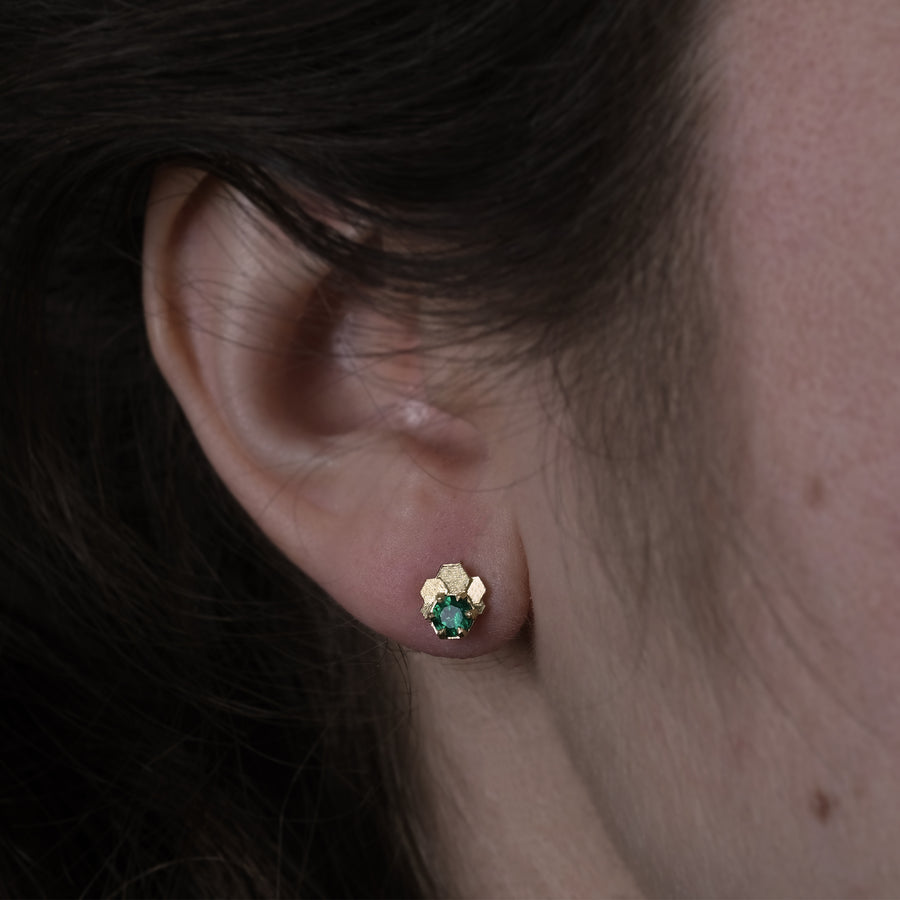 Mini Emerald chaos Hex fan stud earrings
