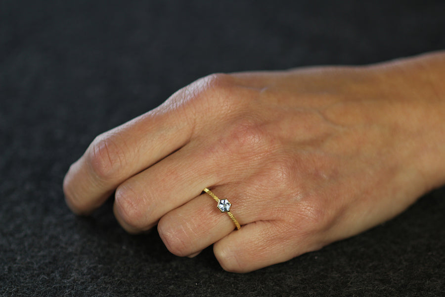 1.5mm Contour ring with hexagonal montana sapphire