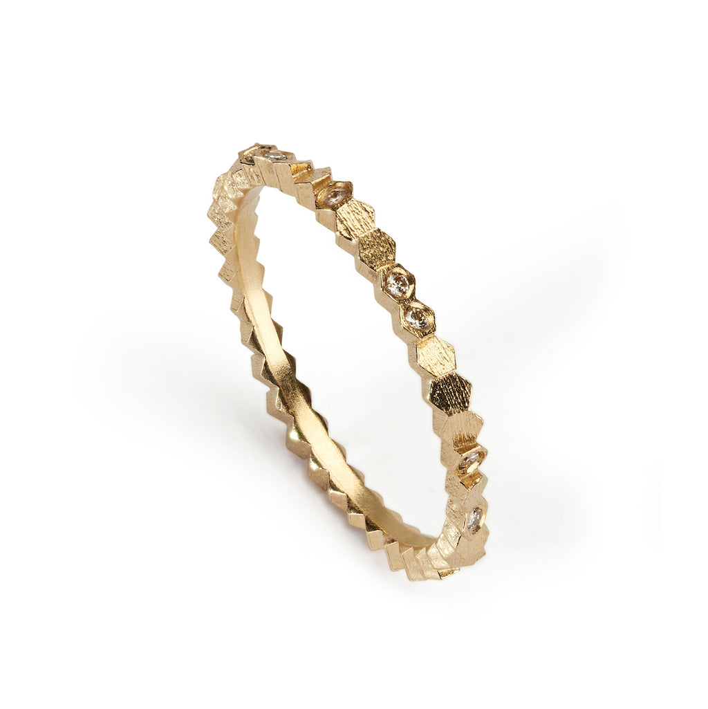 Single hex ring 18Y and diamonds