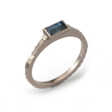 Single square band with baguette cut Sapphire