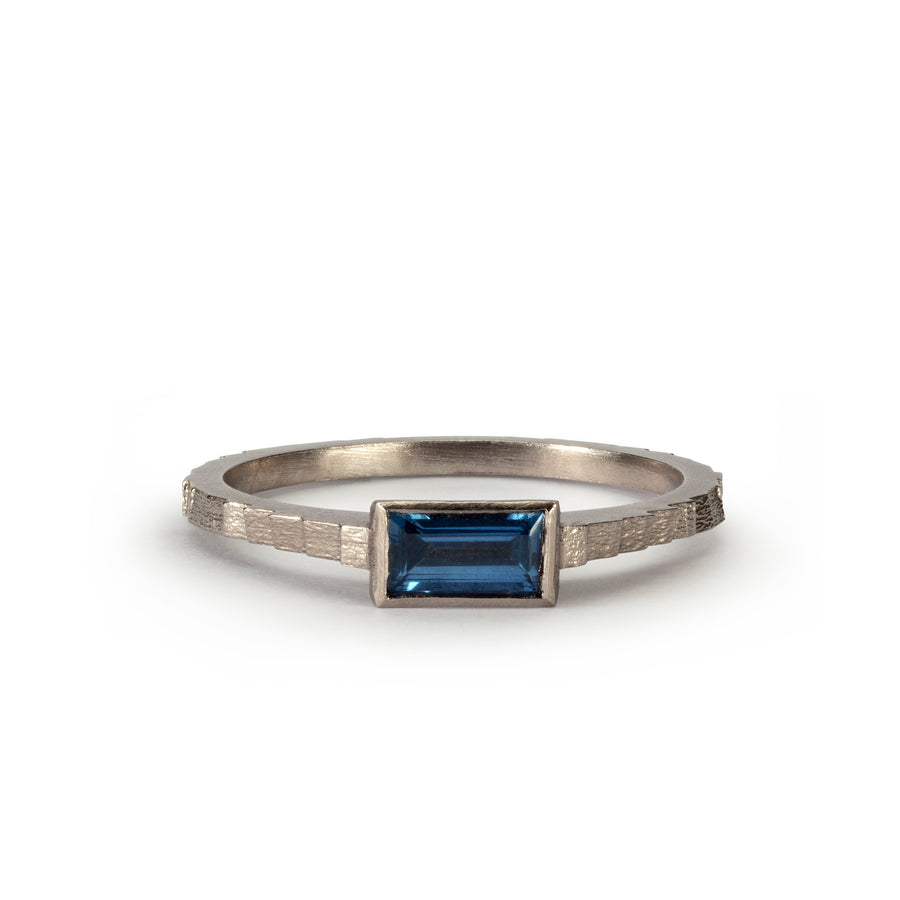 Single square band with baguette cut Sapphire